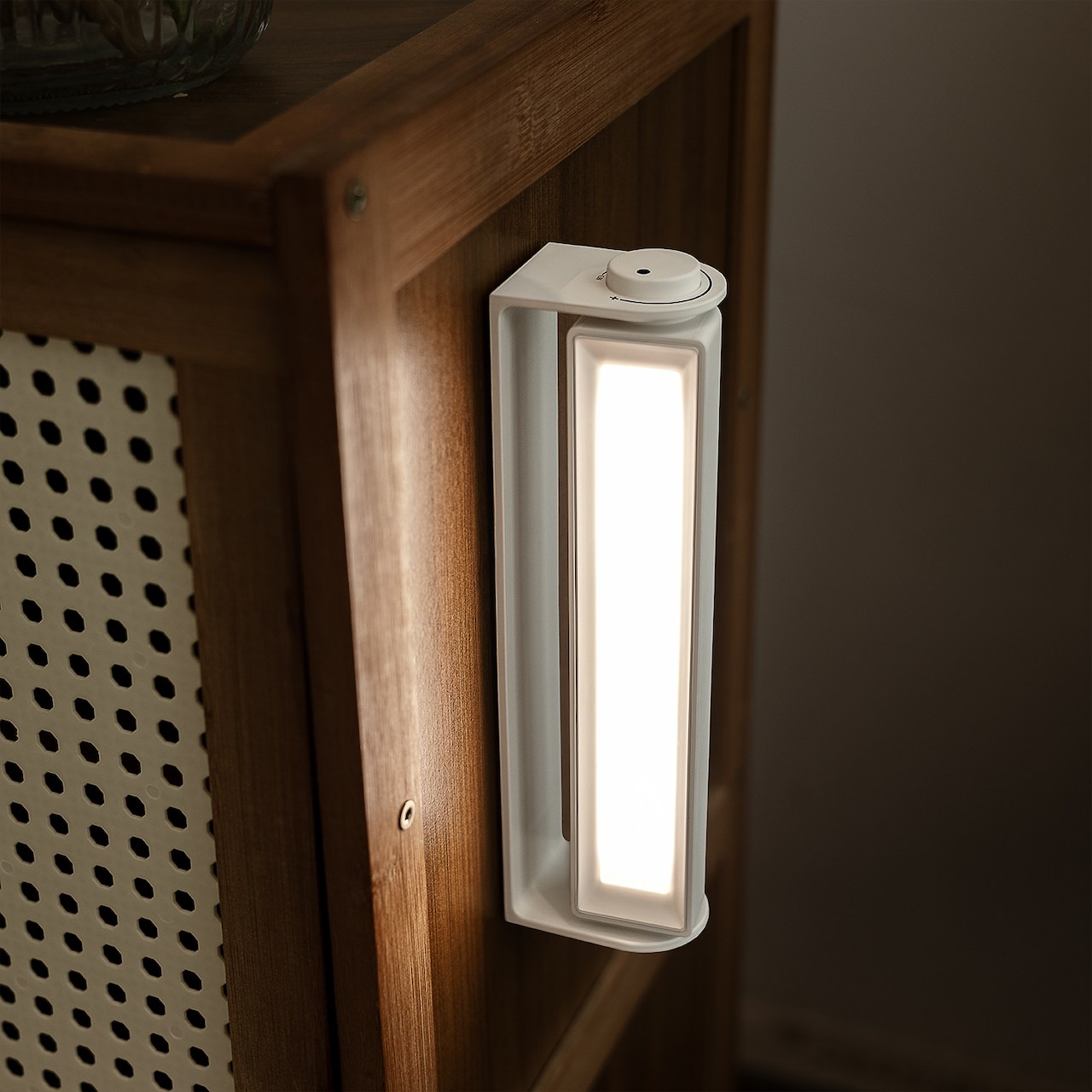 回転式マグネット充電式LEDバー読書灯 - Virtue